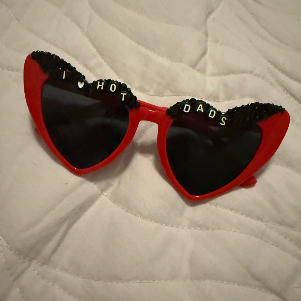 I ❤️ hot dads sunglasses